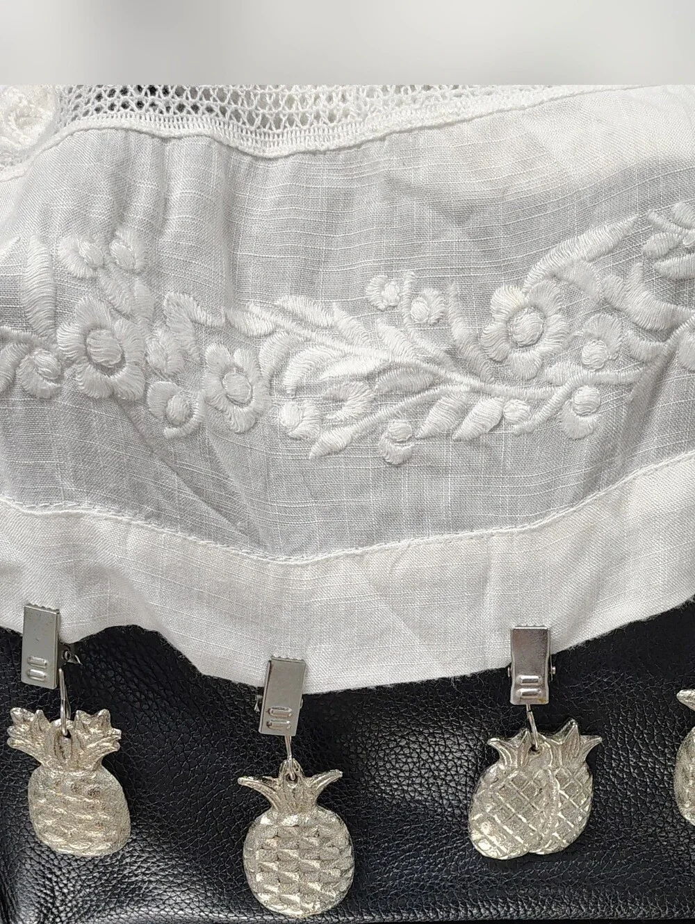 VTG Silver Pewter Pineapple Clip Tablecloth Weight Set (4) Charming Decor Accent